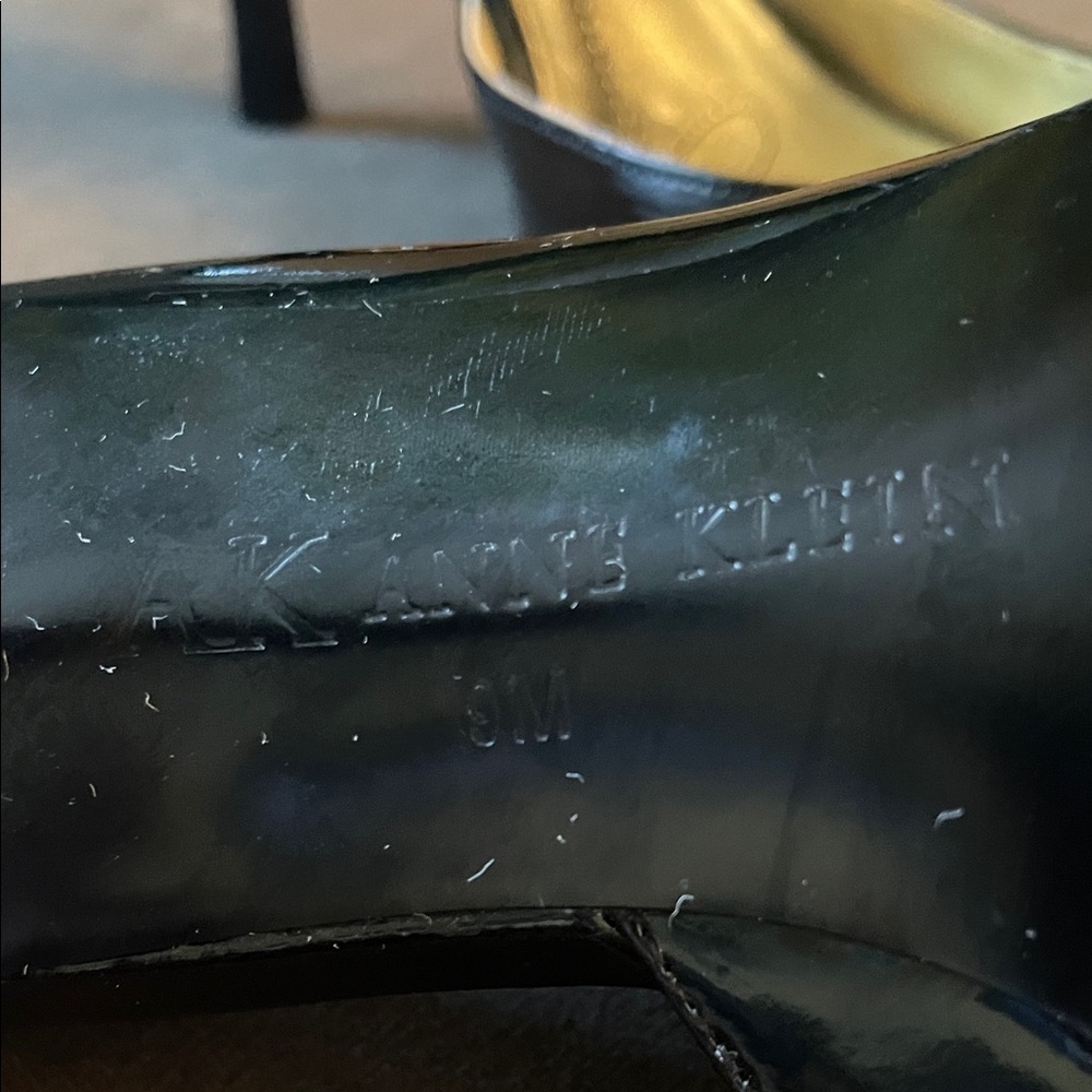 Anne Klein Pointed Patent Leather Heels Womens 9 Formal Work Chic - Picture 3 of 8